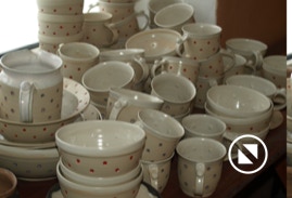 Täpilised nõud kruus kauss kann