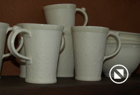 Käsitreitud portselan