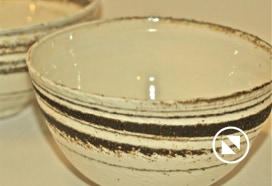 Käsitreitud portselan