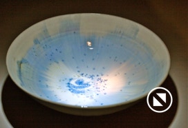 Käsitreitud portselan alus